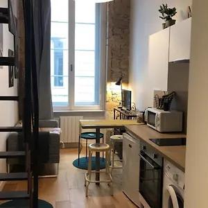 https://le-petit-serlin-opra-mtro-htel-de-ville.hotels-rhonealpes.com