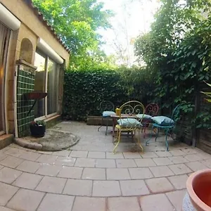 https://charmant-appartement-au-coeur-du-centre-historique.fr-provencehotel.com